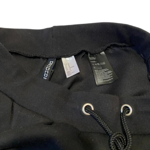 H&M Divided Women's Black Sports Mini Skirt Size Medium - Picture 3 of 3